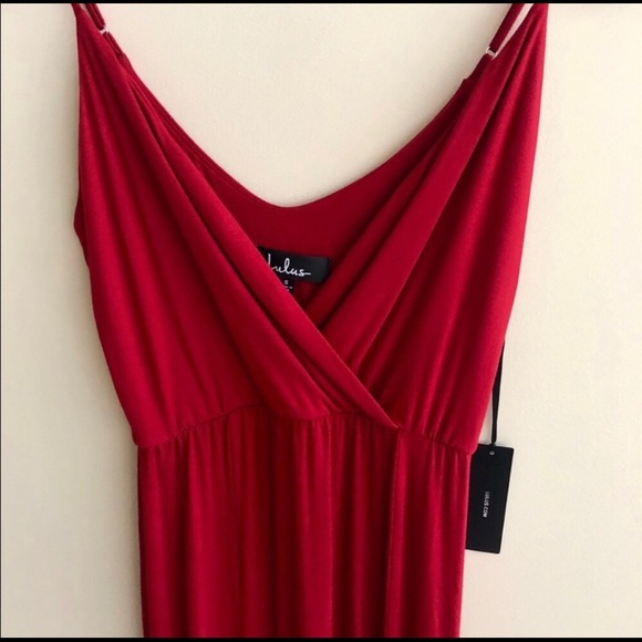 SOLD Lulus beautiful red elegant dress ๐ - Picture 4 of 5